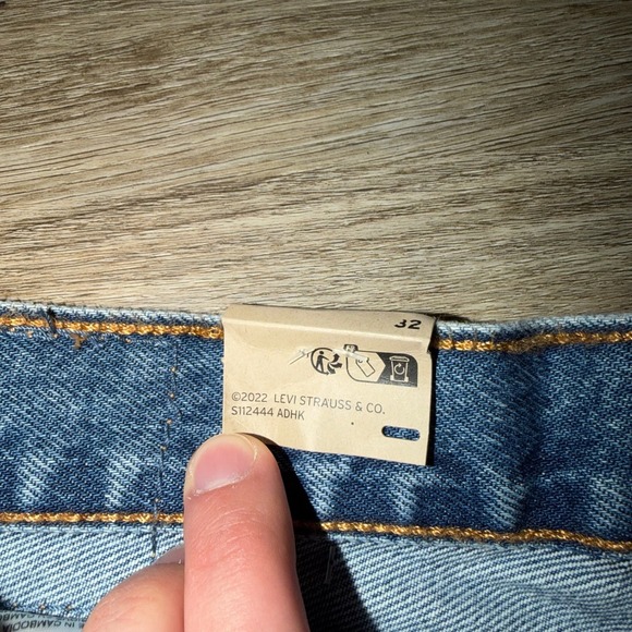 NWT Levi's Women's 501 Original Denim Shorts Distressed 100% Cotton High Rise 32 - Picture 3 of 12